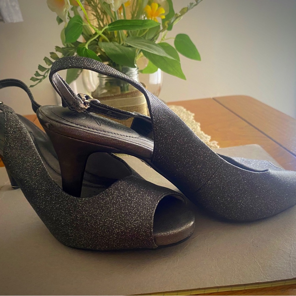 Sling back Peep-Toe Heels